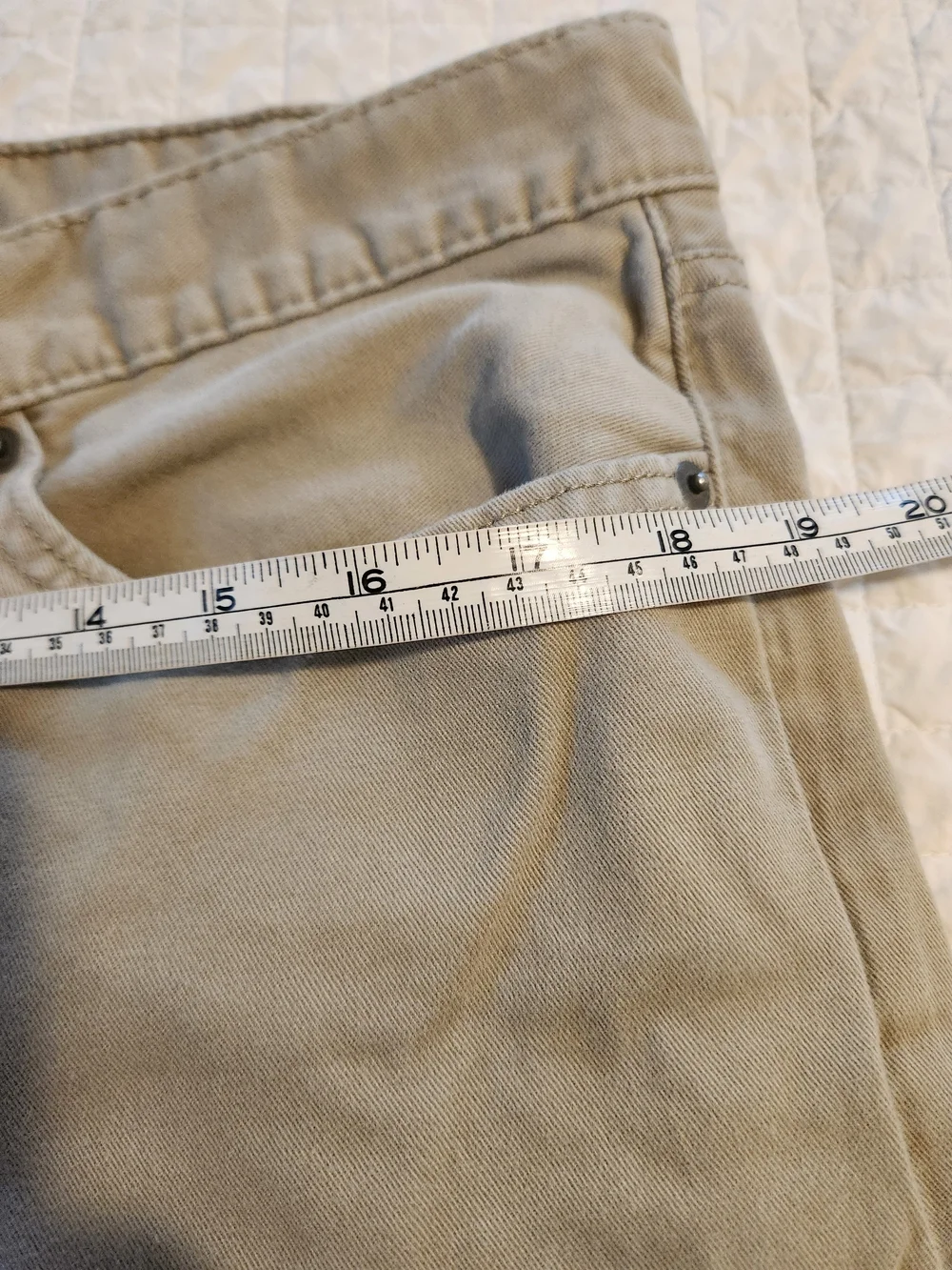 2 LOT pair Levi's 514 Straight Fit Men’s Jeans - Light Khaki SIZE 32